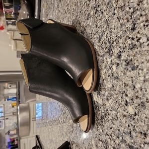 JOSEF Seibel black open-toed boots